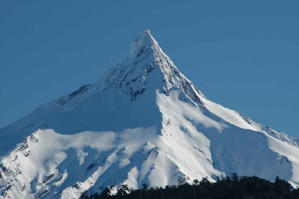 66 - Chile - parque nacional Vicente Perez Rosales, volcan Puntiagudo
